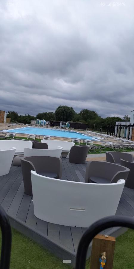 P&D'S Pearl Caravan At Tattershall Lakes Country Park Exterior foto