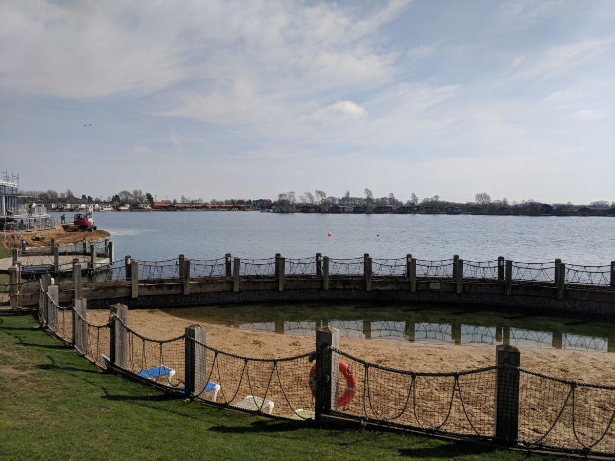 P&D'S Pearl Caravan At Tattershall Lakes Country Park Exterior foto