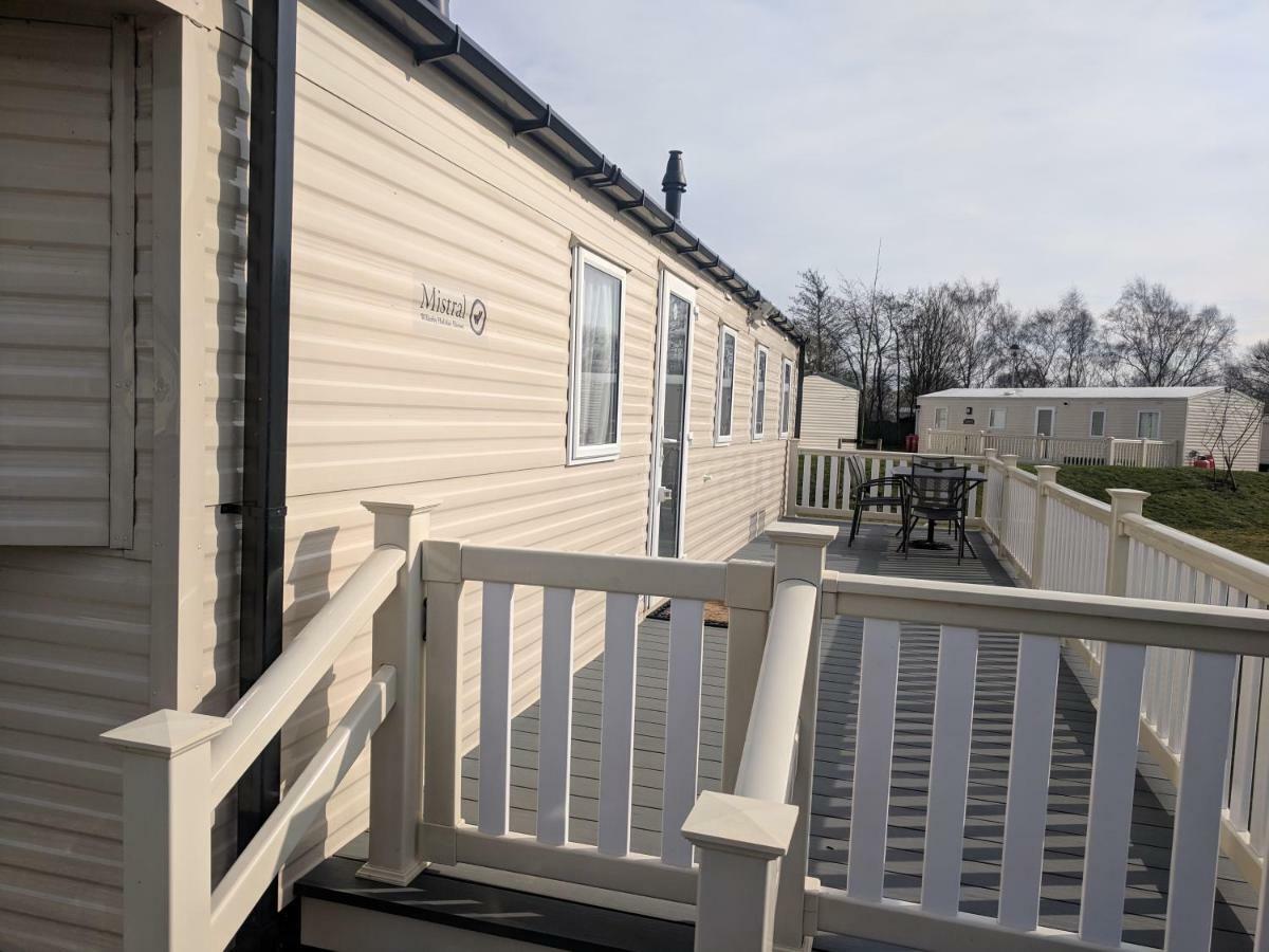 P&D'S Pearl Caravan At Tattershall Lakes Country Park Exterior foto